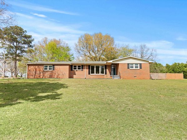 15652 Thompson Ln, Athens, AL