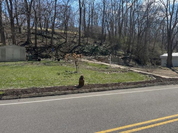 3241 Sheridan Road, Dubuque, IA 52001