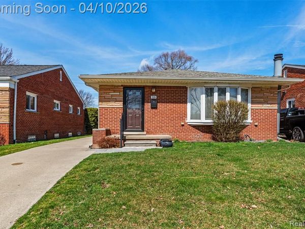 318 Park Drive, Clawson, MI 48017