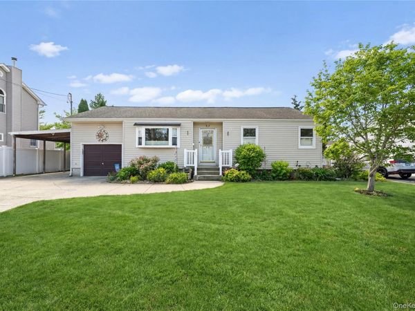 32 46th Street , Islip, NY 11751