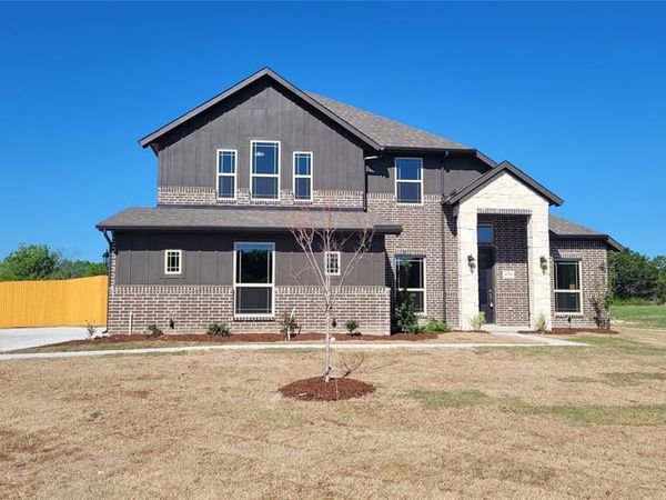 979 Beaverbrook Lane, DeSoto, TX 75115