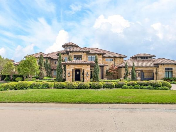 9541 Marbella Drive , Fort Worth, TX 76126