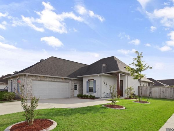 13417 Belle Prairie Dr, Geismar, LA 70734
