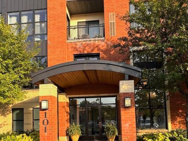 101 Saint Olaf Avenue , Unit 402, Northfield, MN 55057