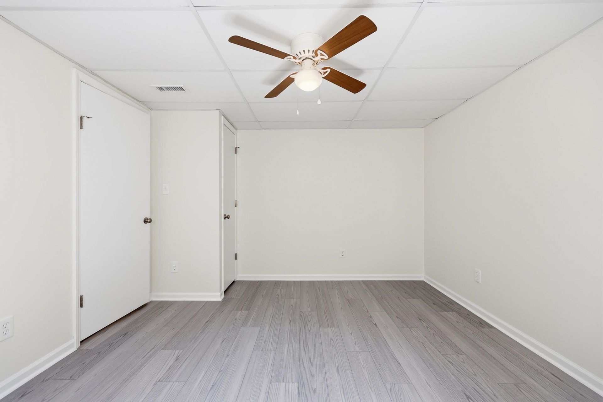 2227 Jefferson Circle Photo 10