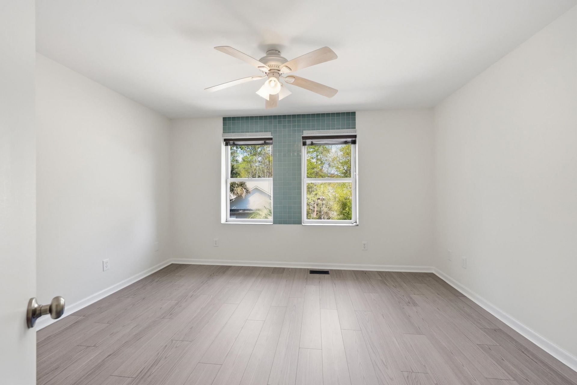 2227 Jefferson Circle Photo 14