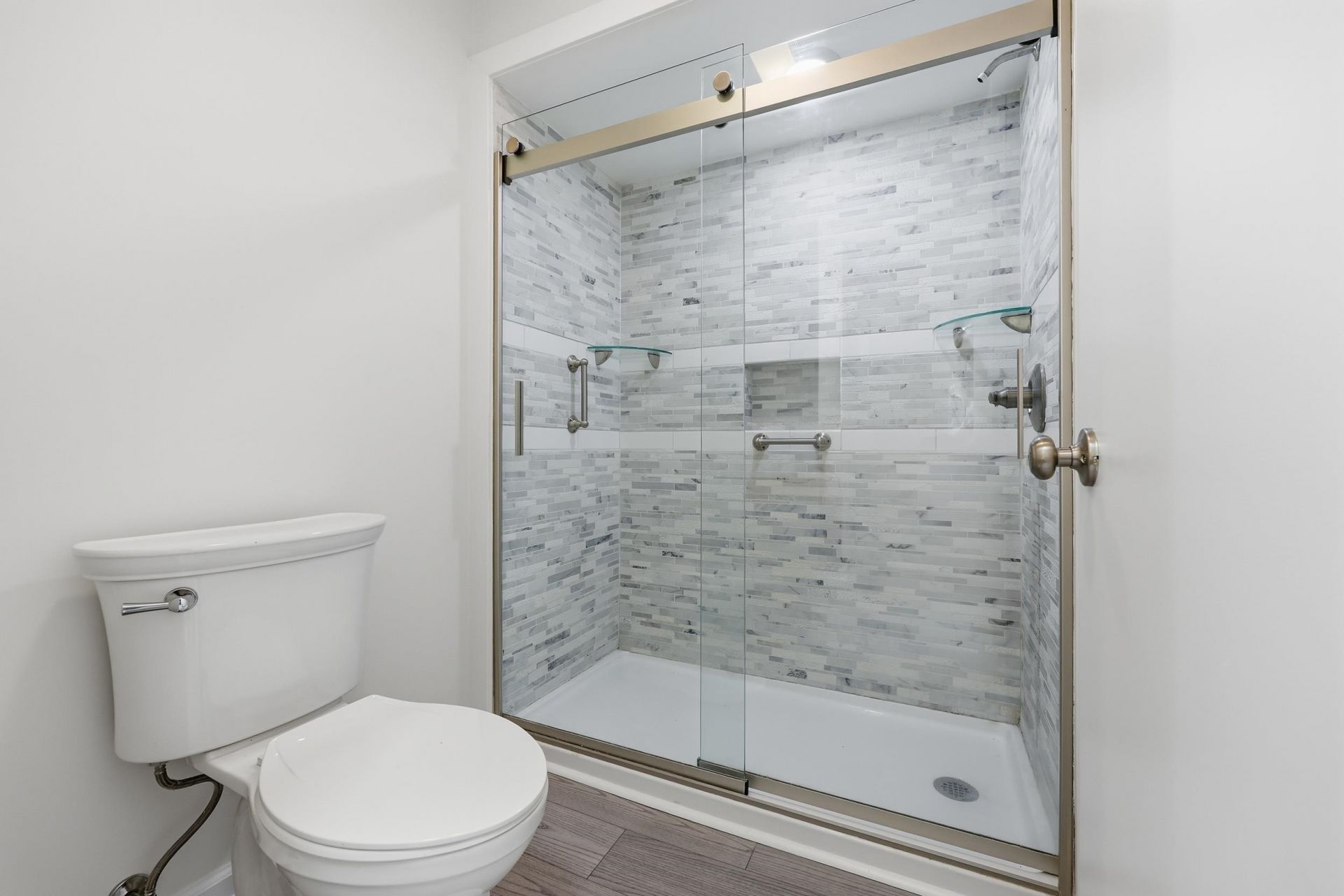 2227 Jefferson Circle Photo 15