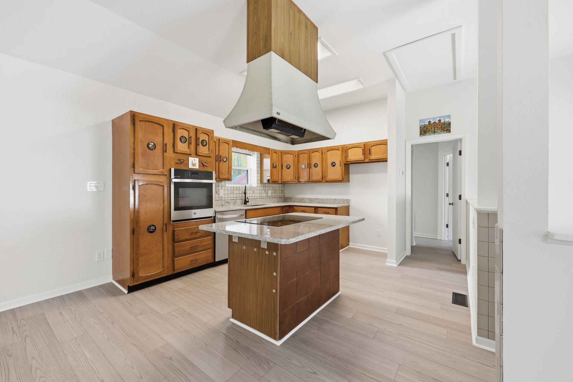 2227 Jefferson Circle Photo 15