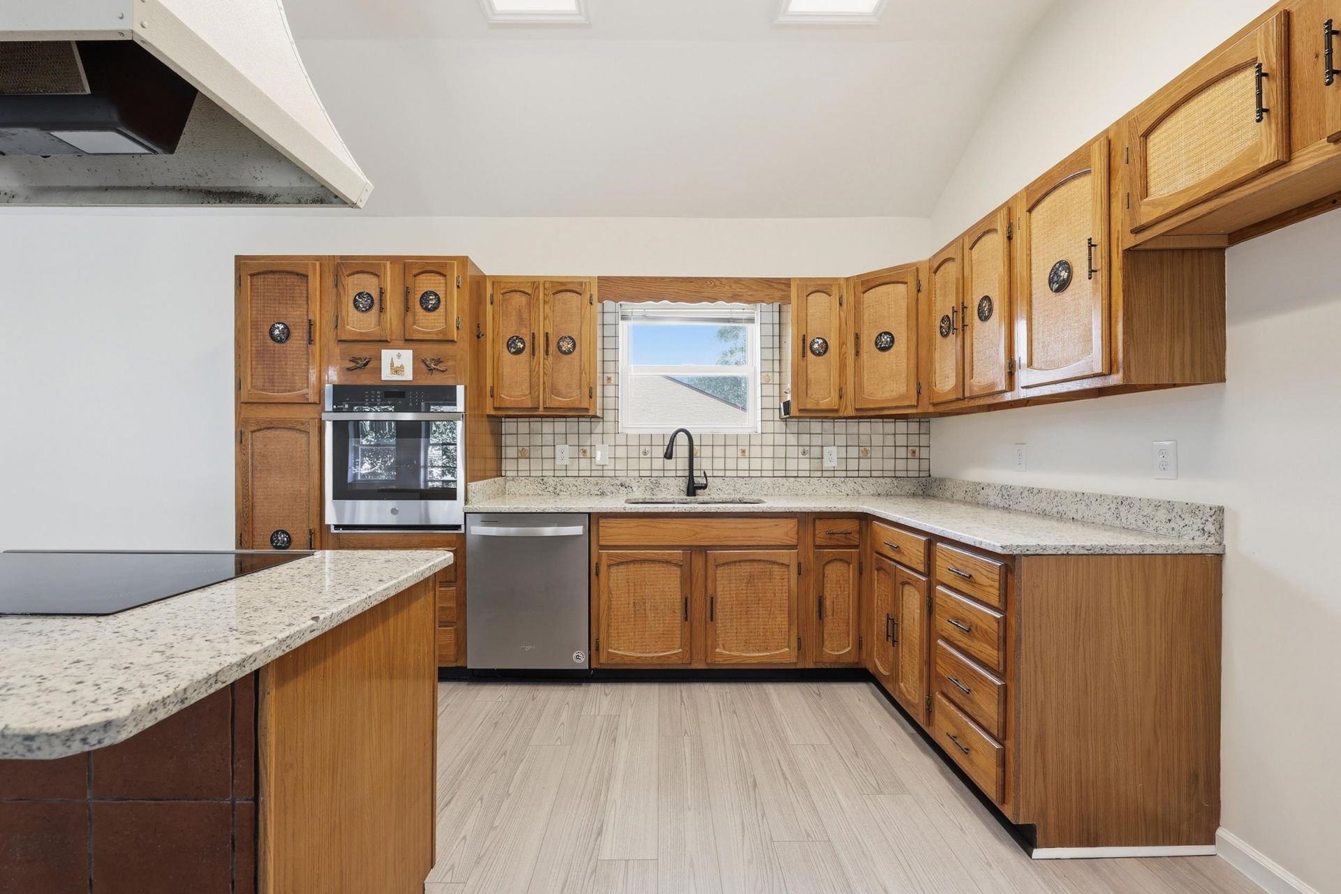 2227 Jefferson Circle Photo 17