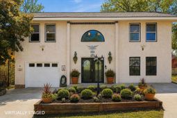 2227 Jefferson Circle photo 4