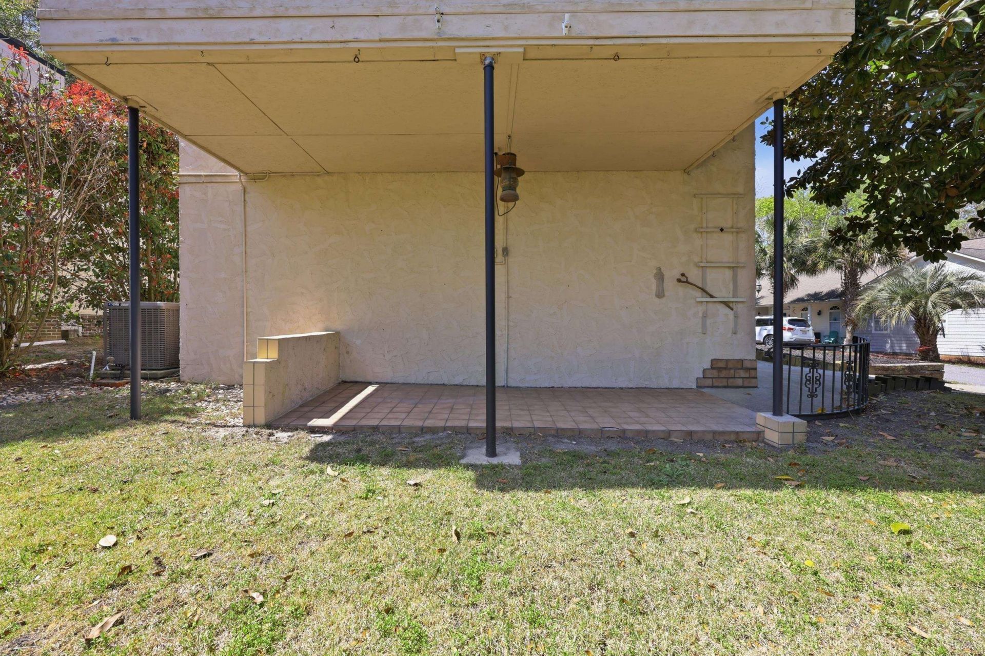 2227 Jefferson Circle Photo 24