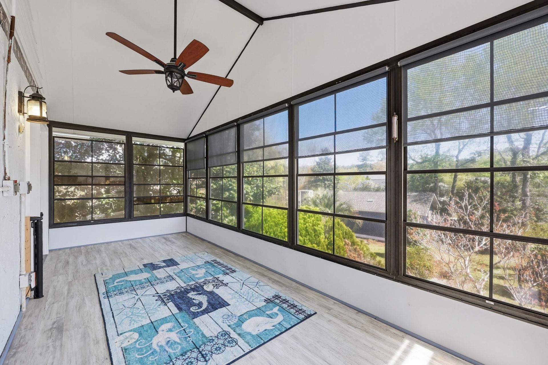 2227 Jefferson Circle Photo 25