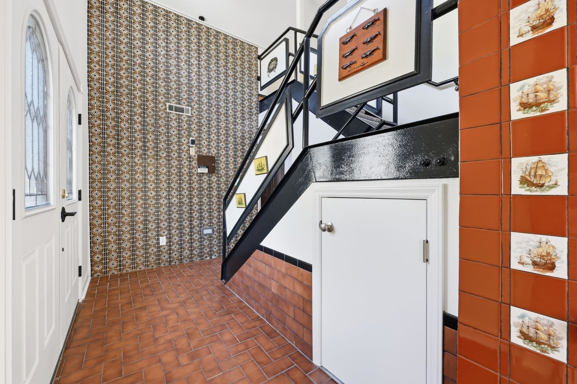 2227 Jefferson Circle Photo 5