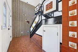 2227 Jefferson Circle photo 4