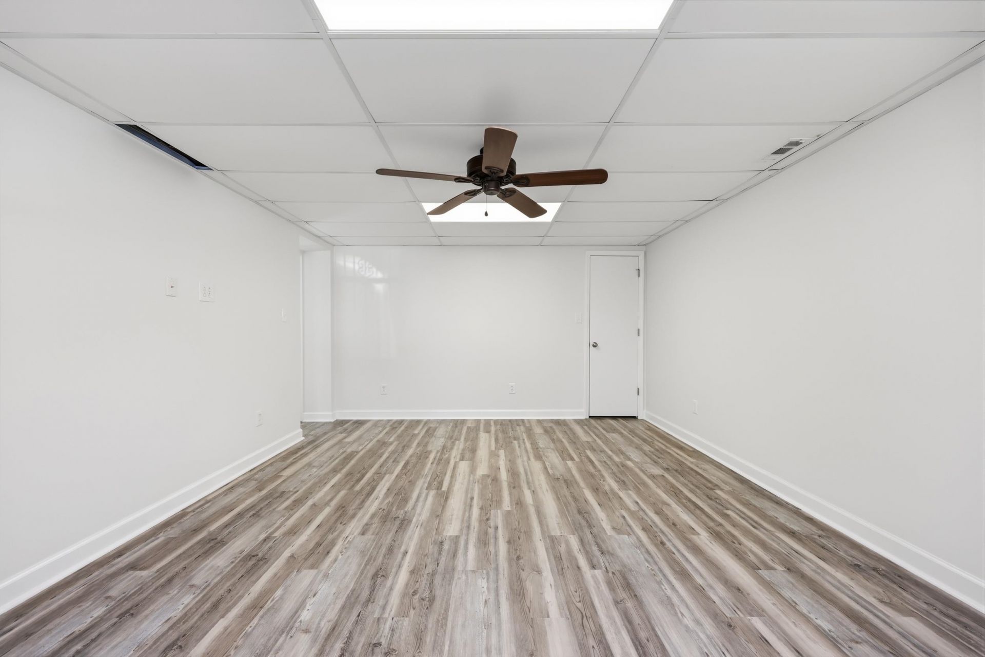 2227 Jefferson Circle Photo 8