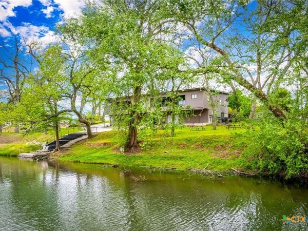 546 Riverside Path , Canyon Lake, TX 78133