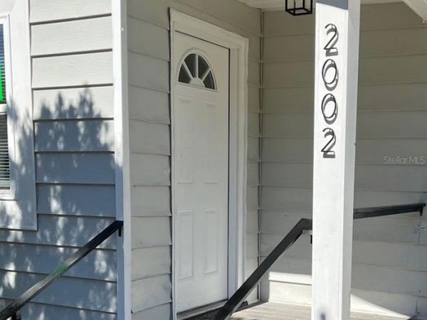 2002 E HANNA AVENUE , TAMPA, FL 33610