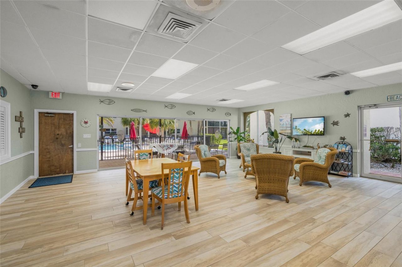 915 Beach Road , Unit 215, Siesta Key, FL 34242 Photo