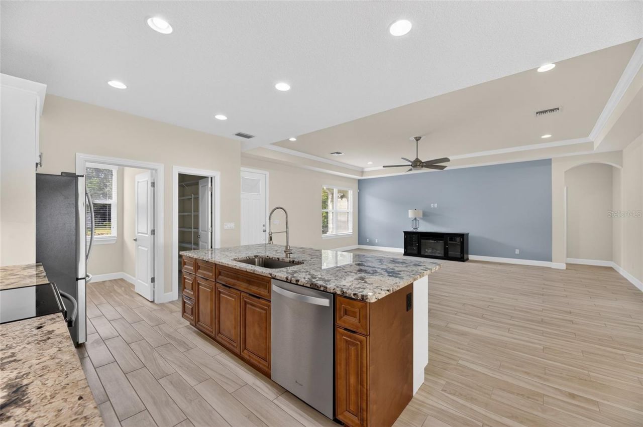 1008 W River Drive, Temple Terrace, FL 33617 Photo