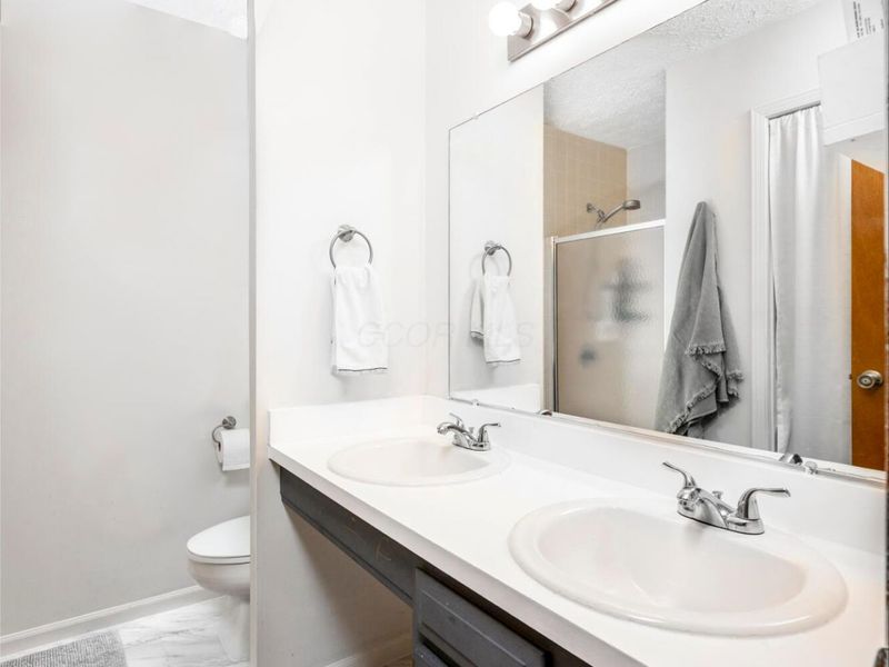 6833 Spruce Pine Drive, Columbus, OH 43235 Photo 16