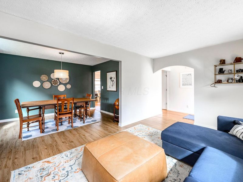 6833 Spruce Pine Drive, Columbus, OH 43235 Photo 4