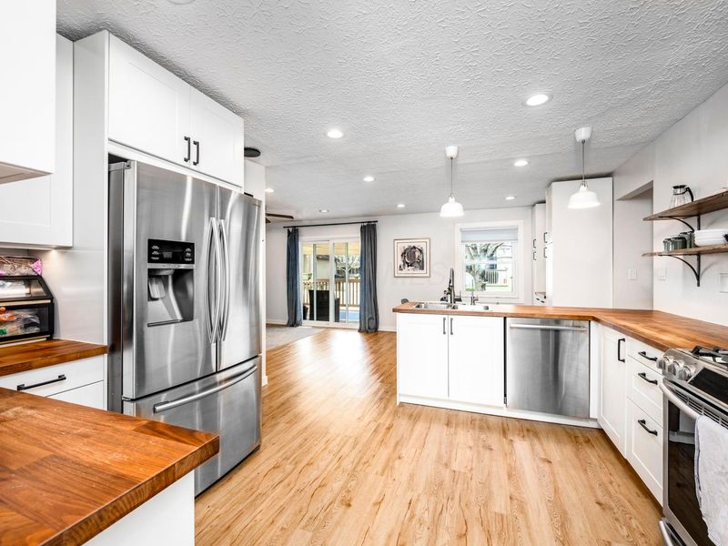 6833 Spruce Pine Drive, Columbus, OH 43235 Photo 6