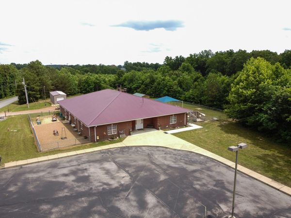 200 Bulldog Blvd , Centerville, TN 37033