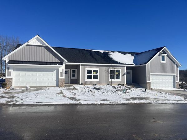 1396 Center Hill Road SE, Unit 52, Lowell, MI 49331