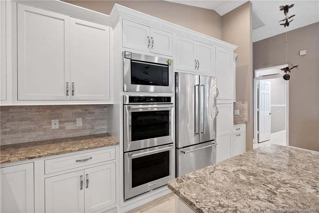 5688 SE Pot O Gold Place, Stuart, FL 34997 Photo