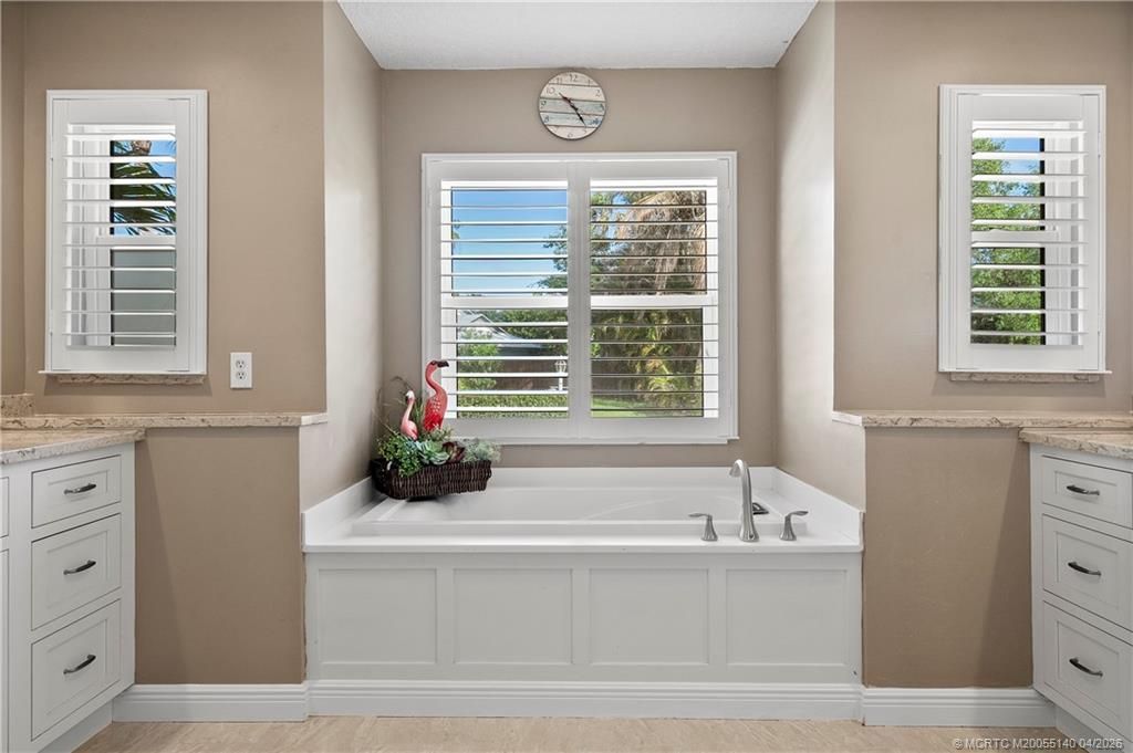 5688 SE Pot O Gold Place, Stuart, FL 34997 Photo