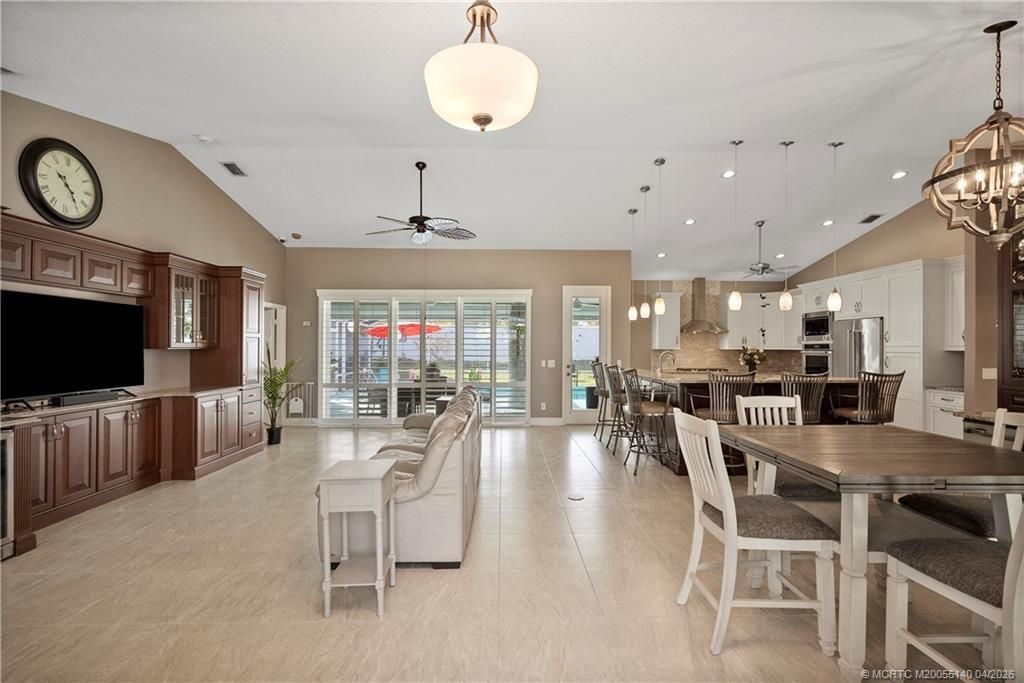 5688 SE Pot O Gold Place, Stuart, FL 34997 Photo