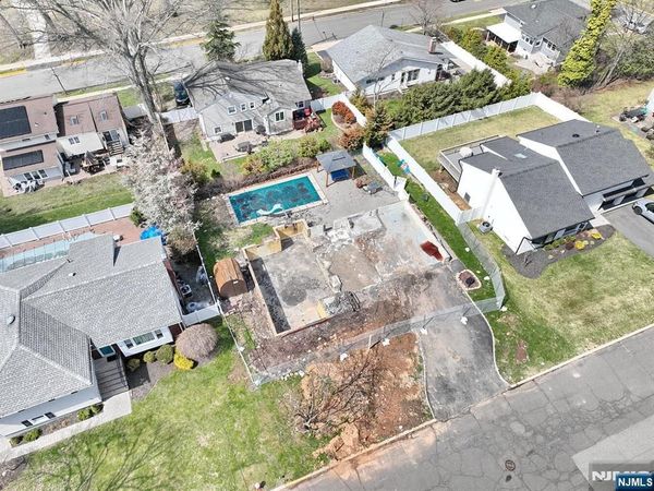 43 Poplar Avenue, ORADELL, NJ 07649