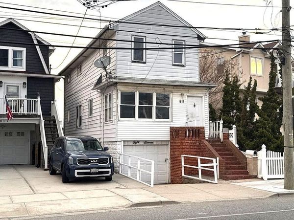 811 W Park Avenue , Long Beach, NY 11561