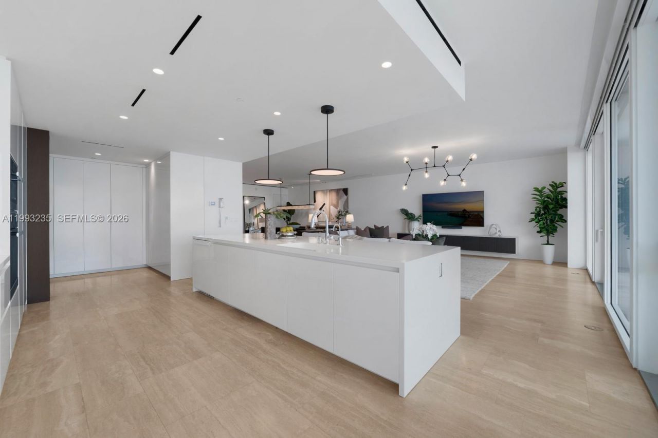 9111 Collins Ave , Unit N-717, Surfside, FL 33154 Photo