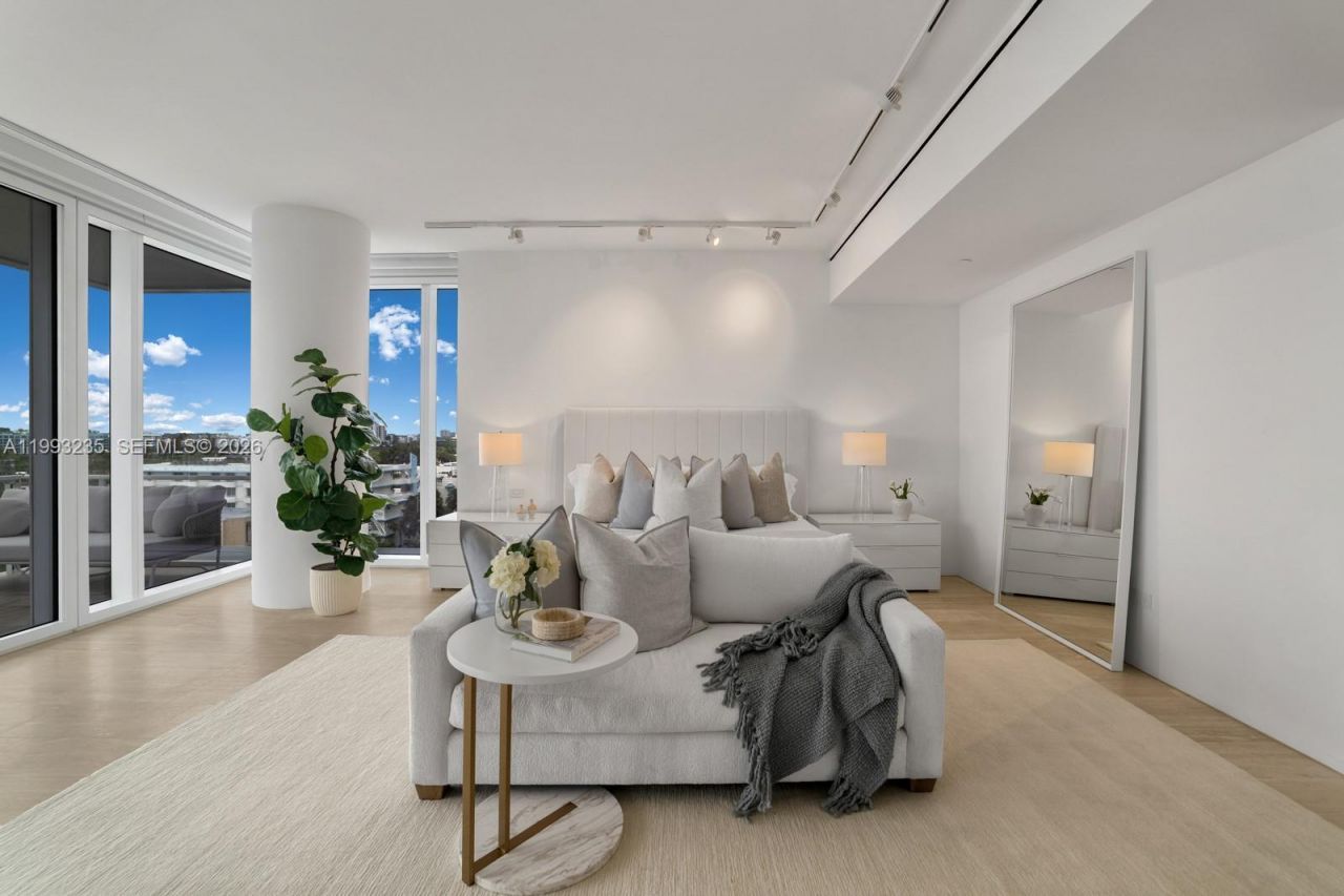 9111 Collins Ave , Unit N-717, Surfside, FL 33154 Photo