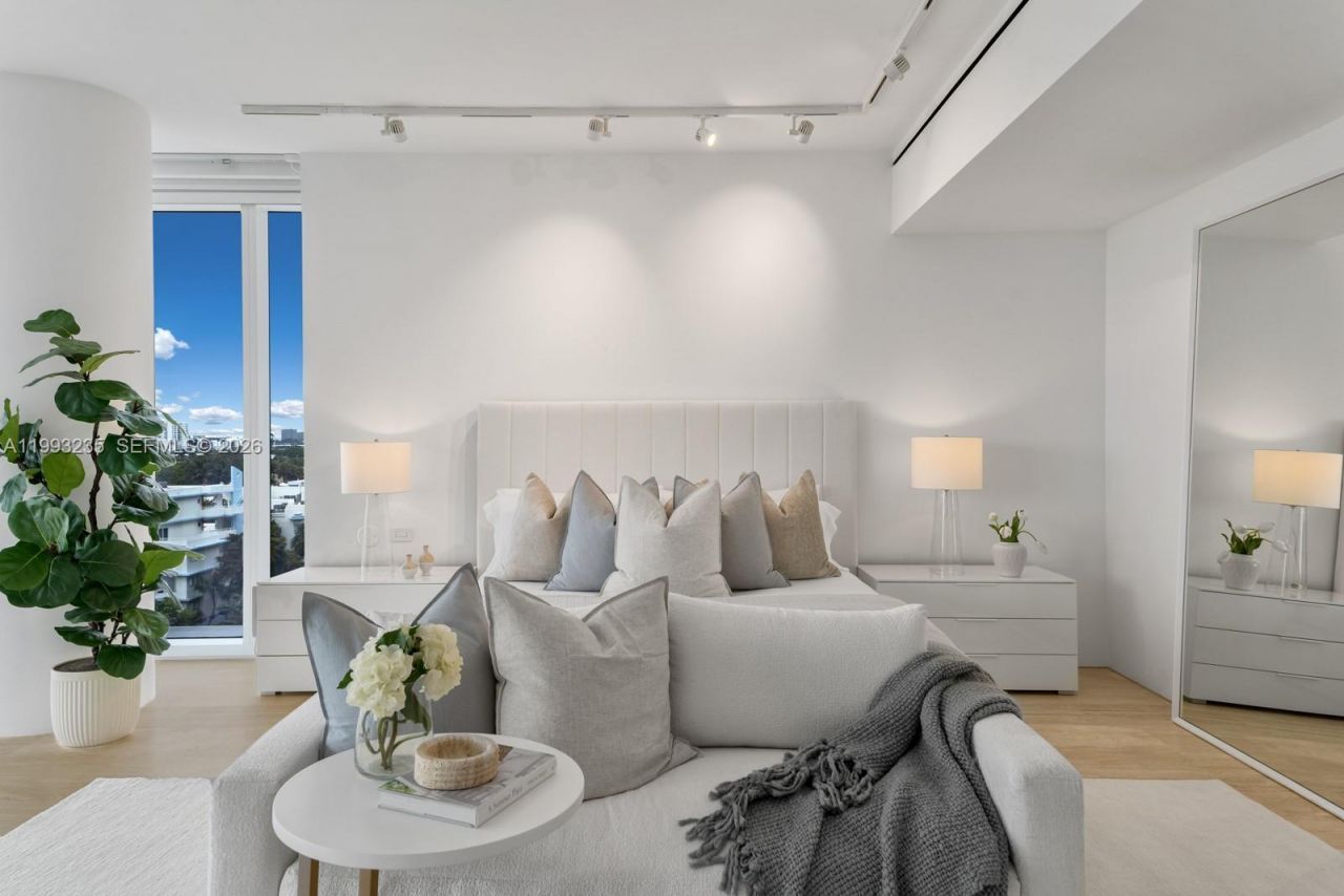 9111 Collins Ave , Unit N-717, Surfside, FL 33154 Photo