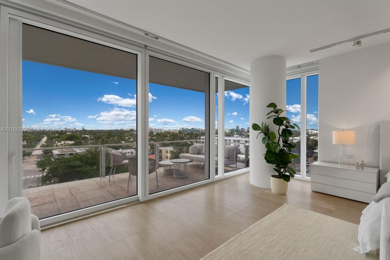 9111 Collins Ave , Unit N-717, Surfside, FL 33154 Photo