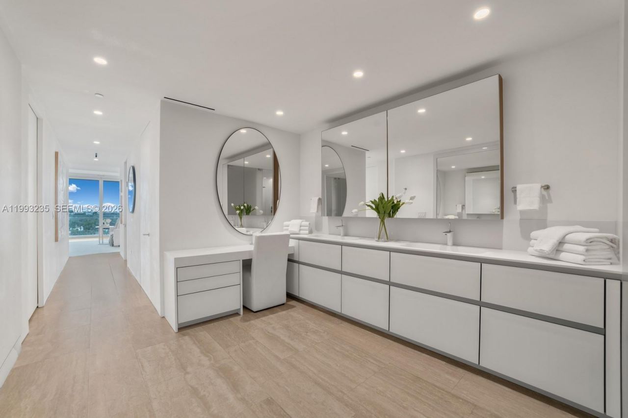 9111 Collins Ave , Unit N-717, Surfside, FL 33154 Photo