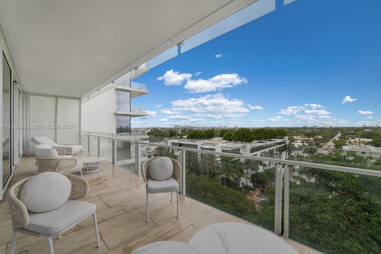 9111 Collins Ave , Unit N-717, Surfside, FL 33154 Photo