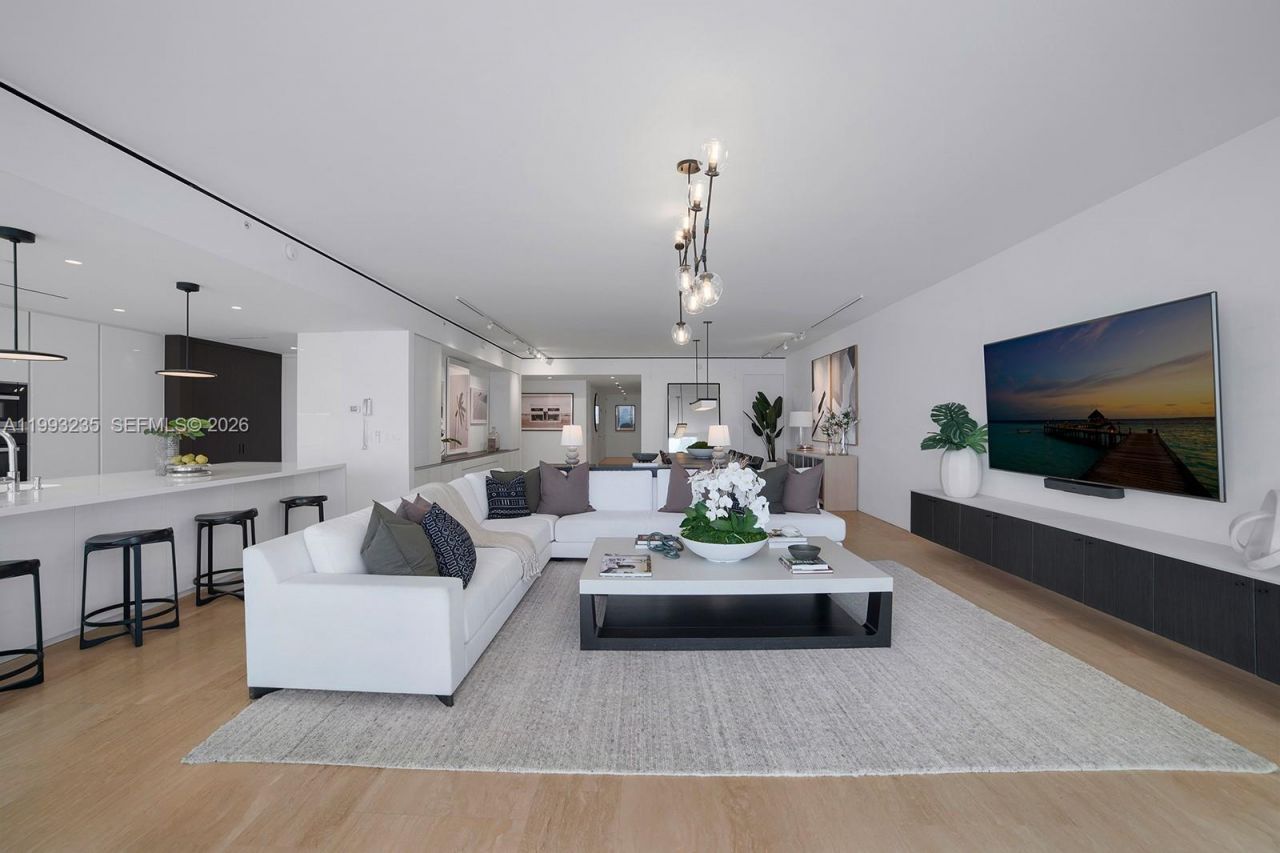 9111 Collins Ave , Unit N-717, Surfside, FL 33154 Photo