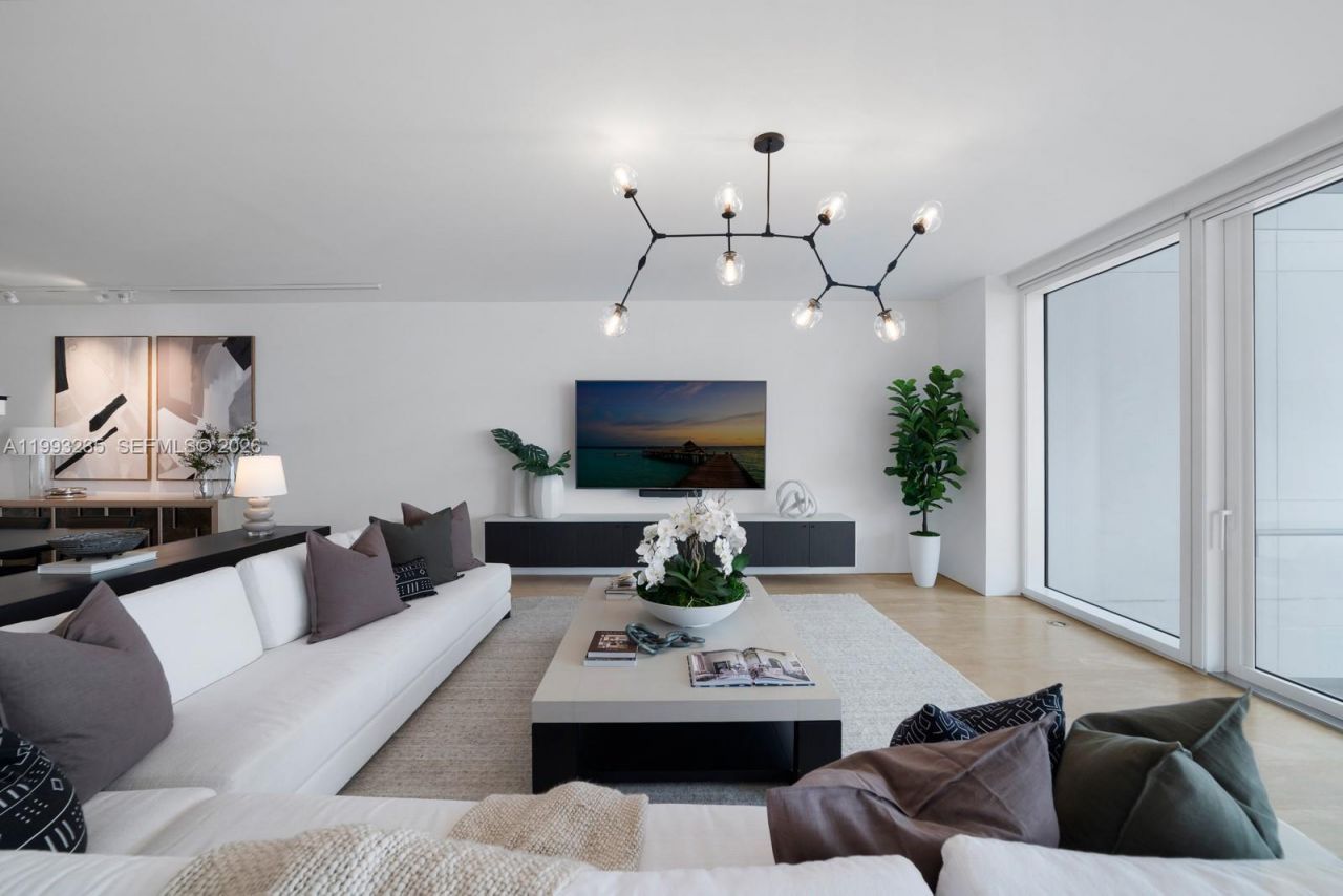 9111 Collins Ave , Unit N-717, Surfside, FL 33154 Photo