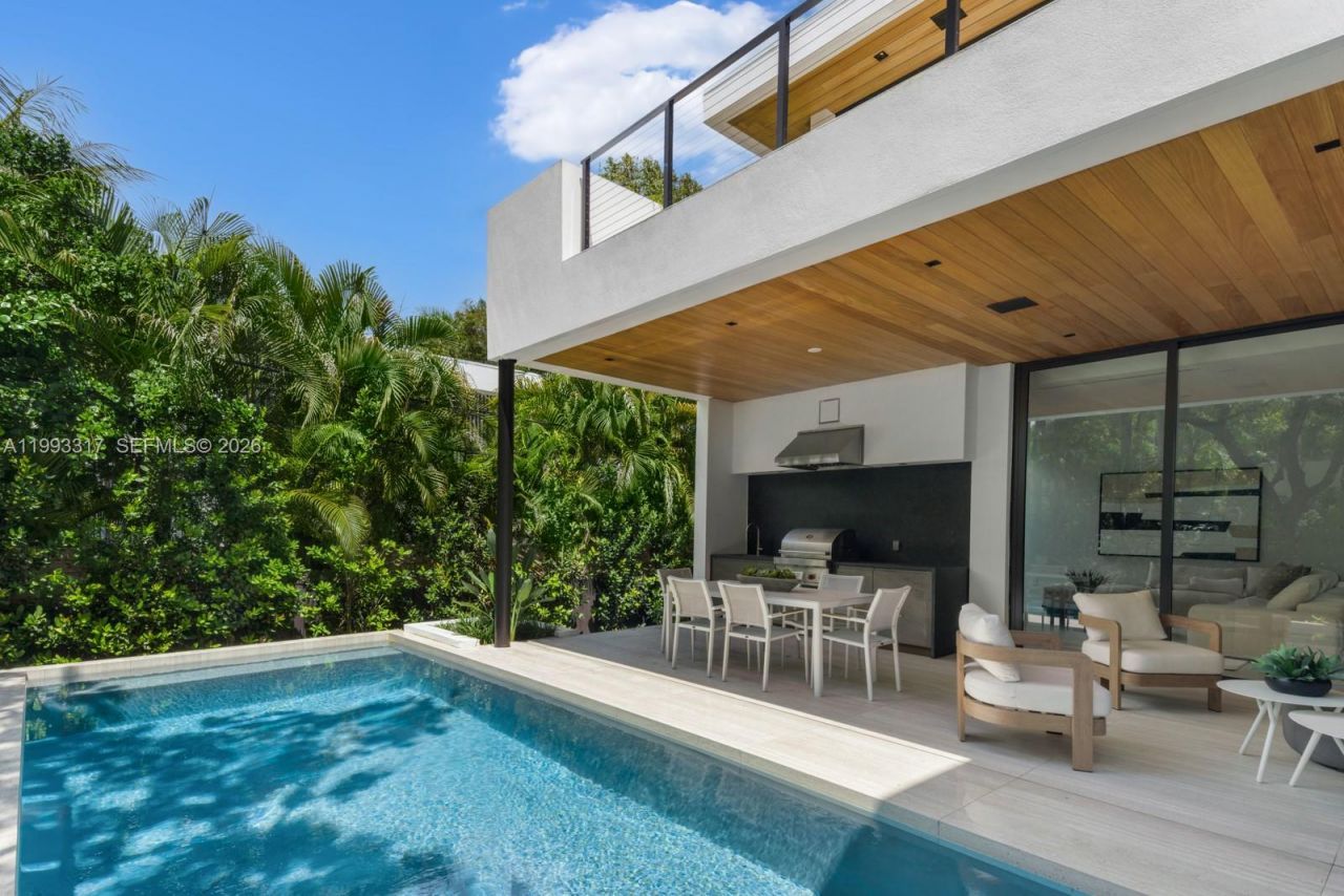 4095 Hardie Ave, Miami, FL 33133 Photo