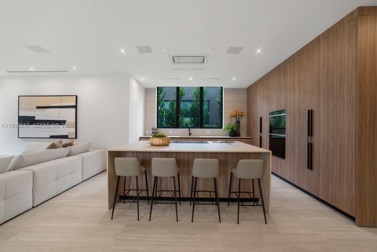 4095 Hardie Ave, Miami, FL 33133 Photo