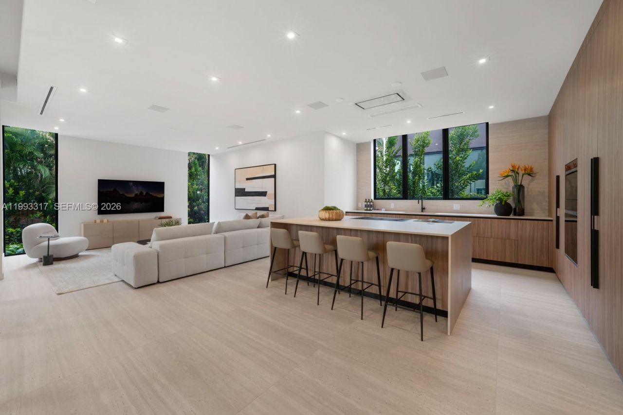 4095 Hardie Ave, Miami, FL 33133 Photo