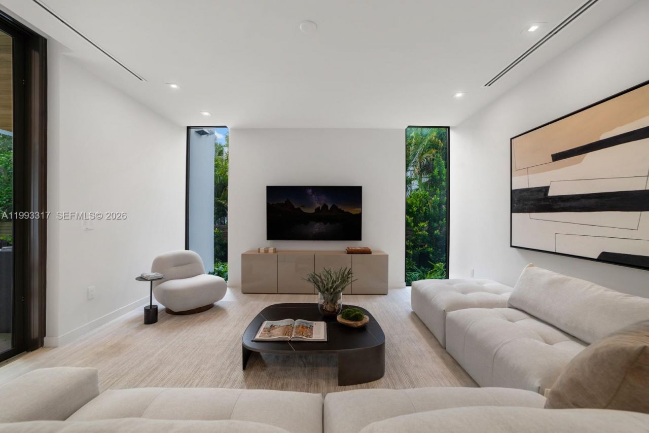 4095 Hardie Ave, Miami, FL 33133 Photo