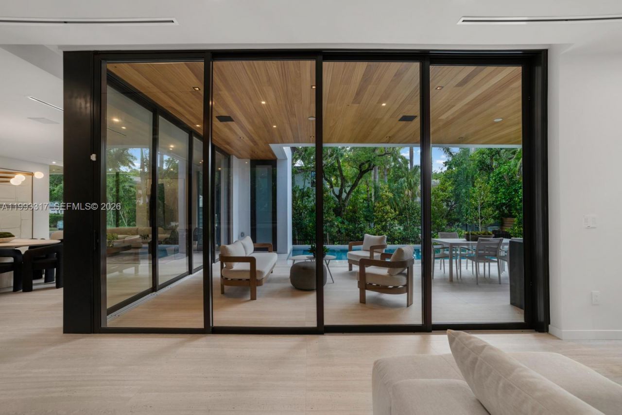 4095 Hardie Ave, Miami, FL 33133 Photo