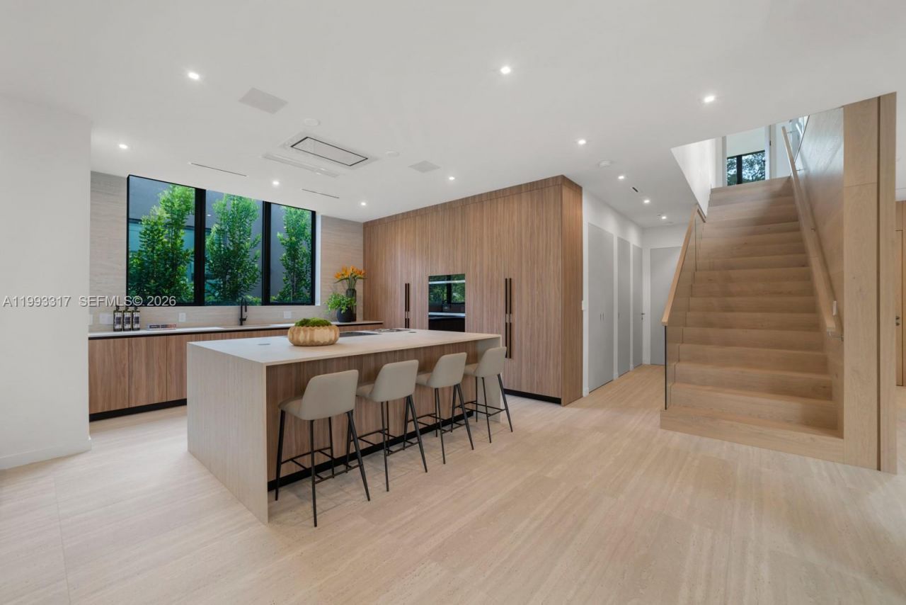 4095 Hardie Ave, Miami, FL 33133 Photo