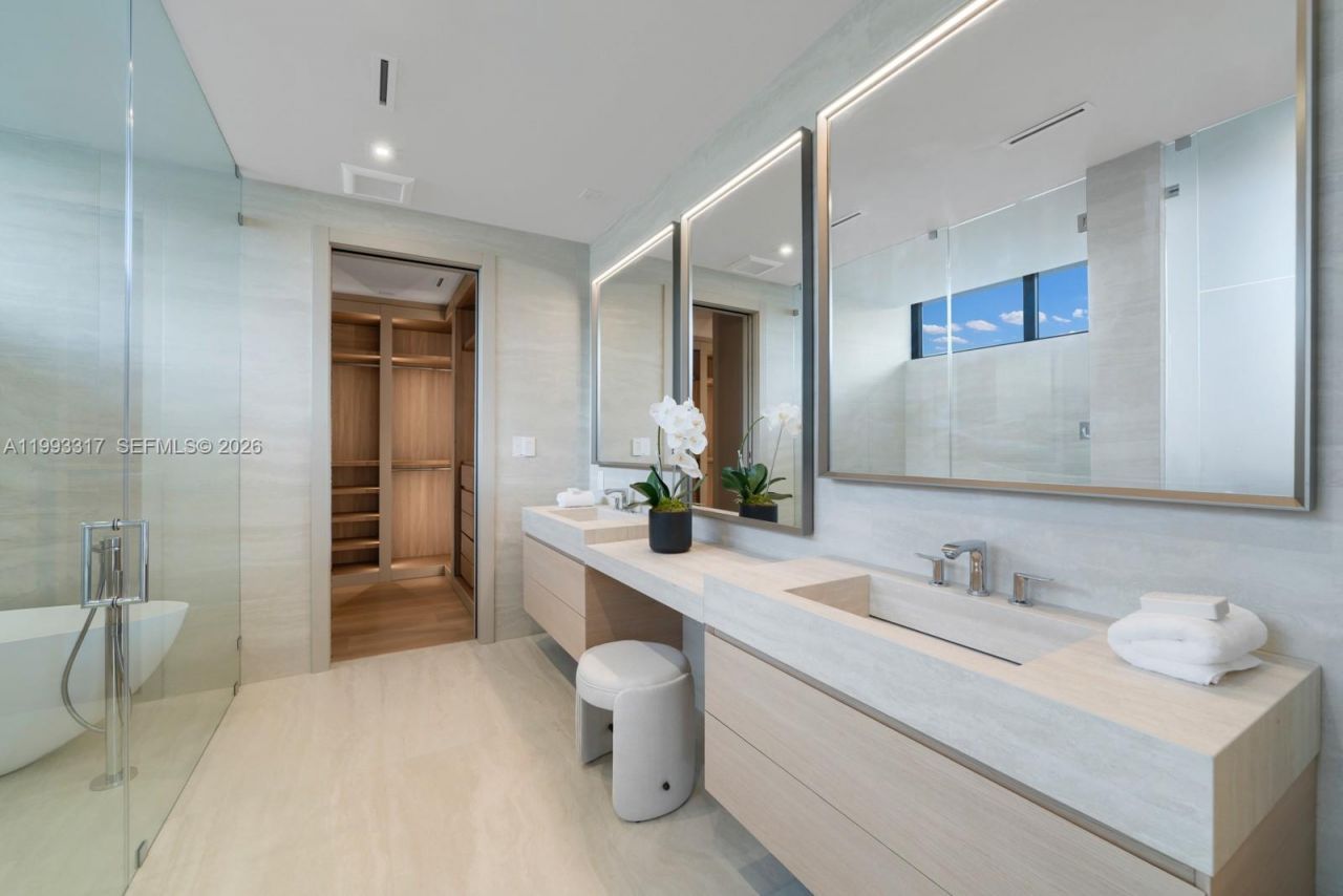 4095 Hardie Ave, Miami, FL 33133 Photo