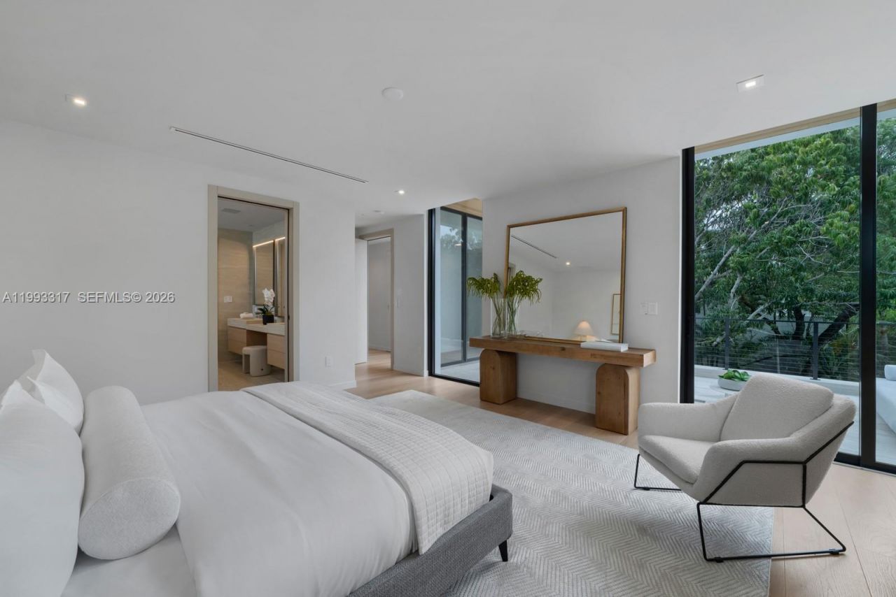 4095 Hardie Ave, Miami, FL 33133 Photo