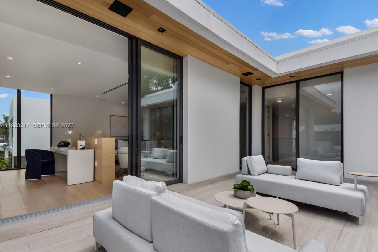 4095 Hardie Ave, Miami, FL 33133 Photo